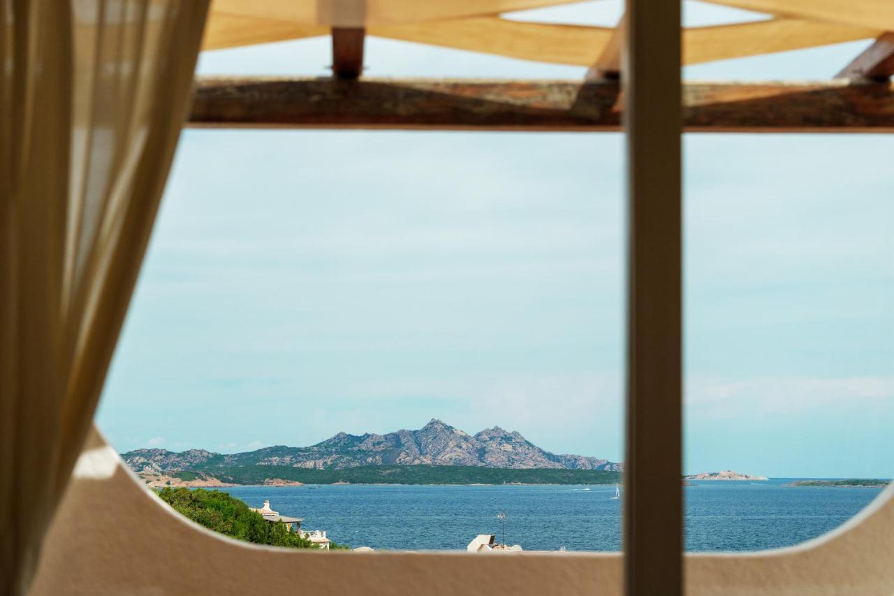 Hotel Punta Est Baja Sardinia Bagian luar foto