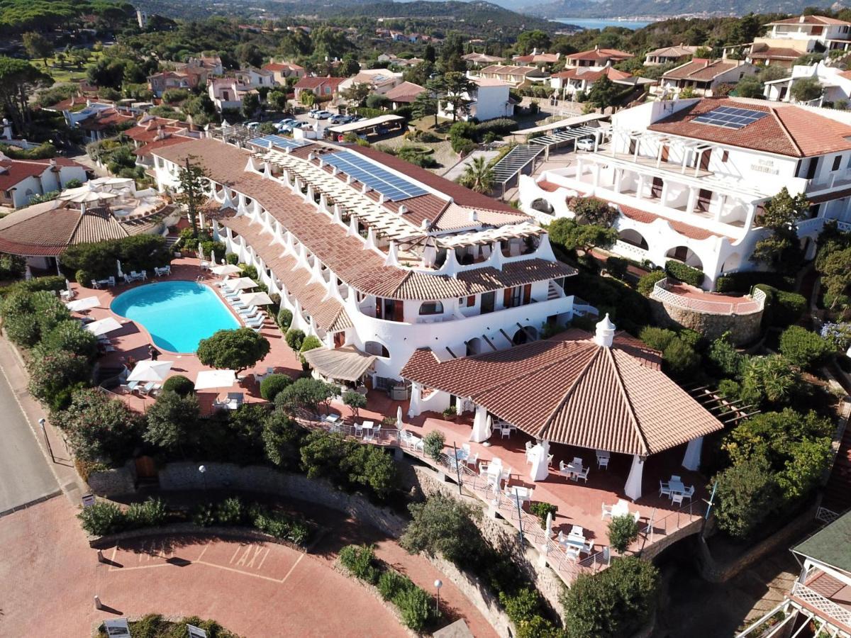 Hotel Punta Est Baja Sardinia Bagian luar foto