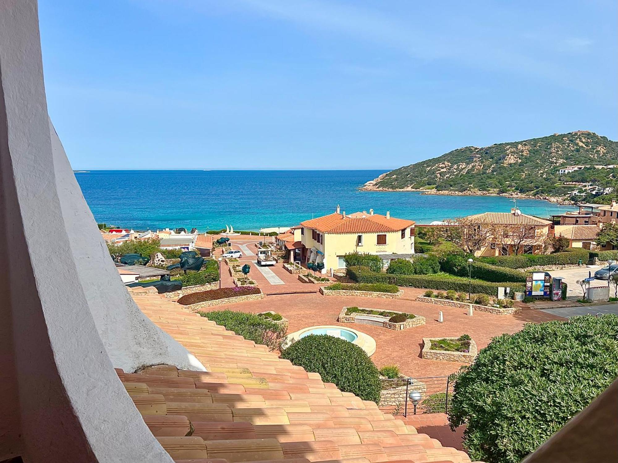 Hotel Punta Est Baja Sardinia Bagian luar foto